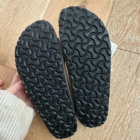 Sold - Picture 3 of 3